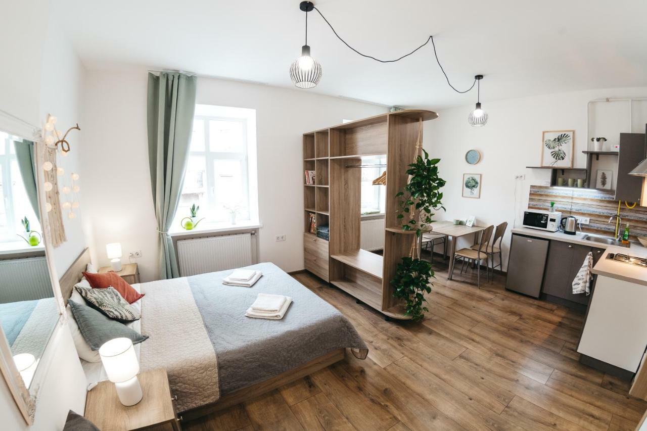"Green Oasis Apartment" Lviv Ngoại thất bức ảnh