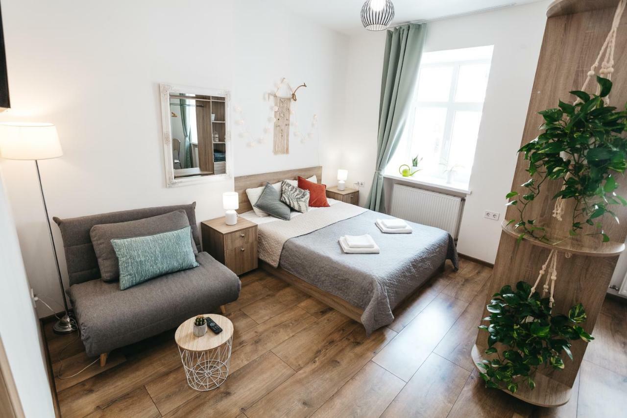 "Green Oasis Apartment" Lviv Ngoại thất bức ảnh