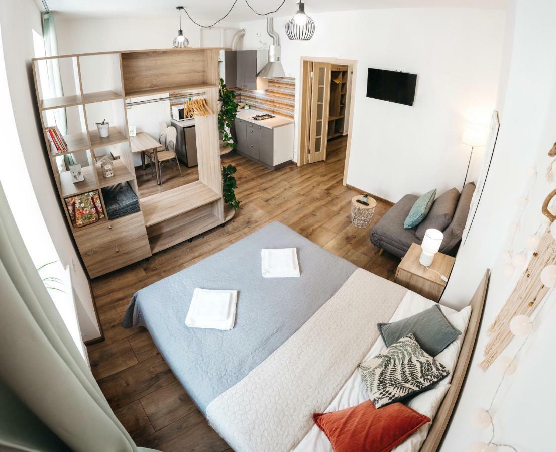 "Green Oasis Apartment" Lviv Ngoại thất bức ảnh